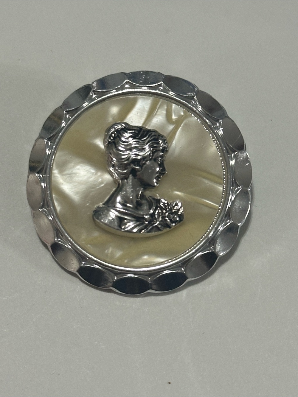 Vintage-Inspired Silver Cameo Scarf clip with Pearlized Center